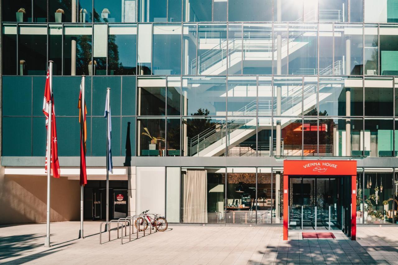 Vienna House Easy By Wyndham Stuttgart Hotel Bagian luar foto