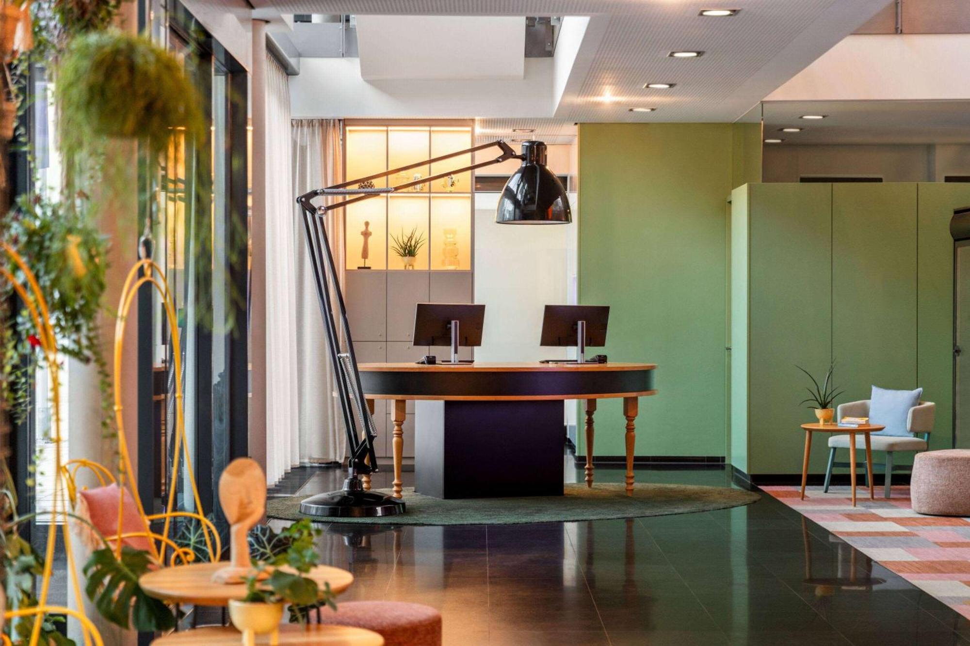 Vienna House Easy By Wyndham Stuttgart Hotel Bagian luar foto